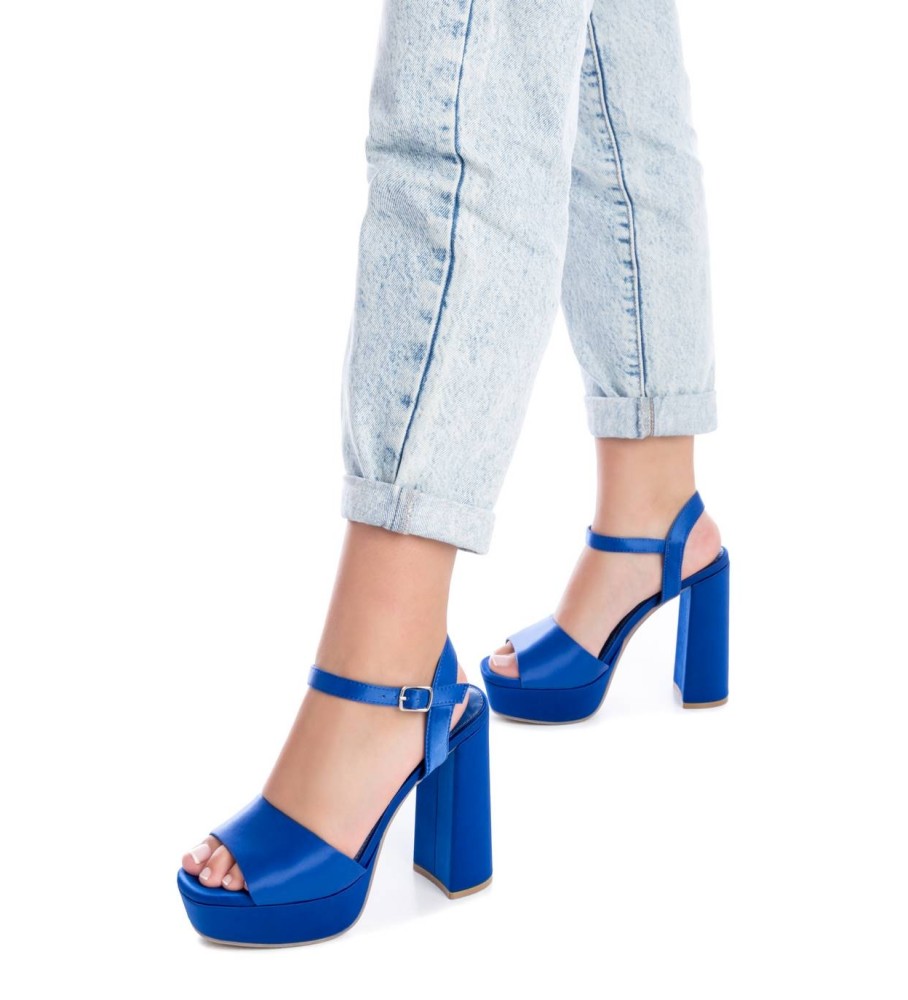 Sandale elegante cu platforma 
