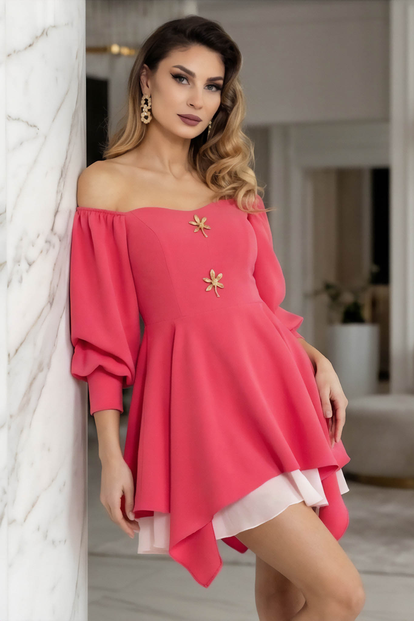 Rochie mini în nuanțe de corai