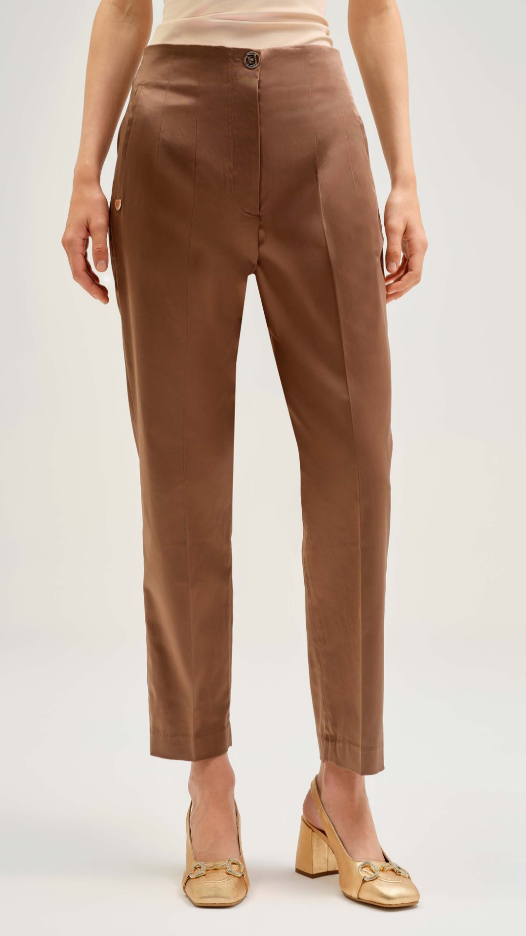 Pantaloni– Maro Satinat cu Detalii Premium