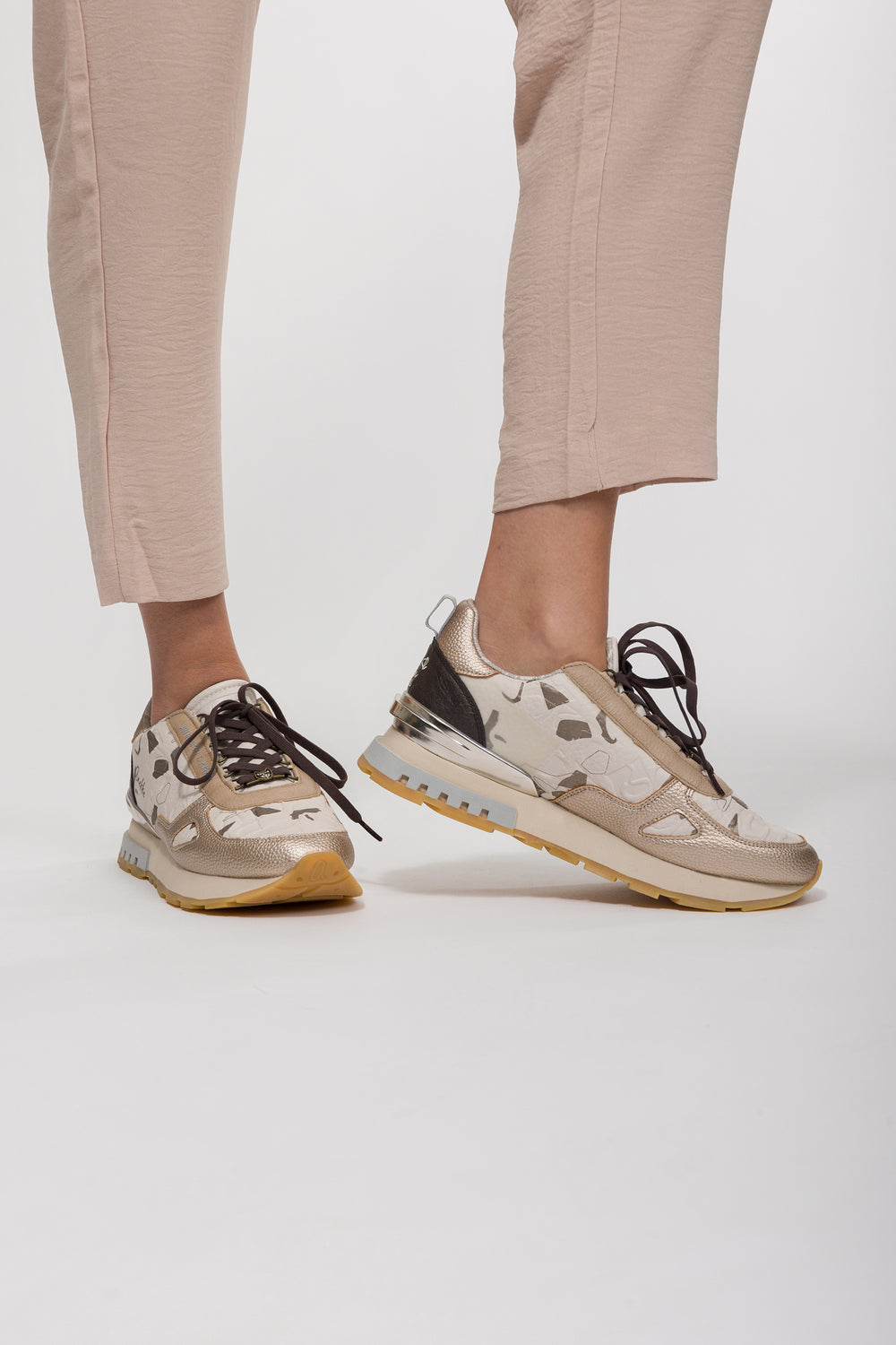 Sneakers Anekke– Design Artistic și Confort Urban