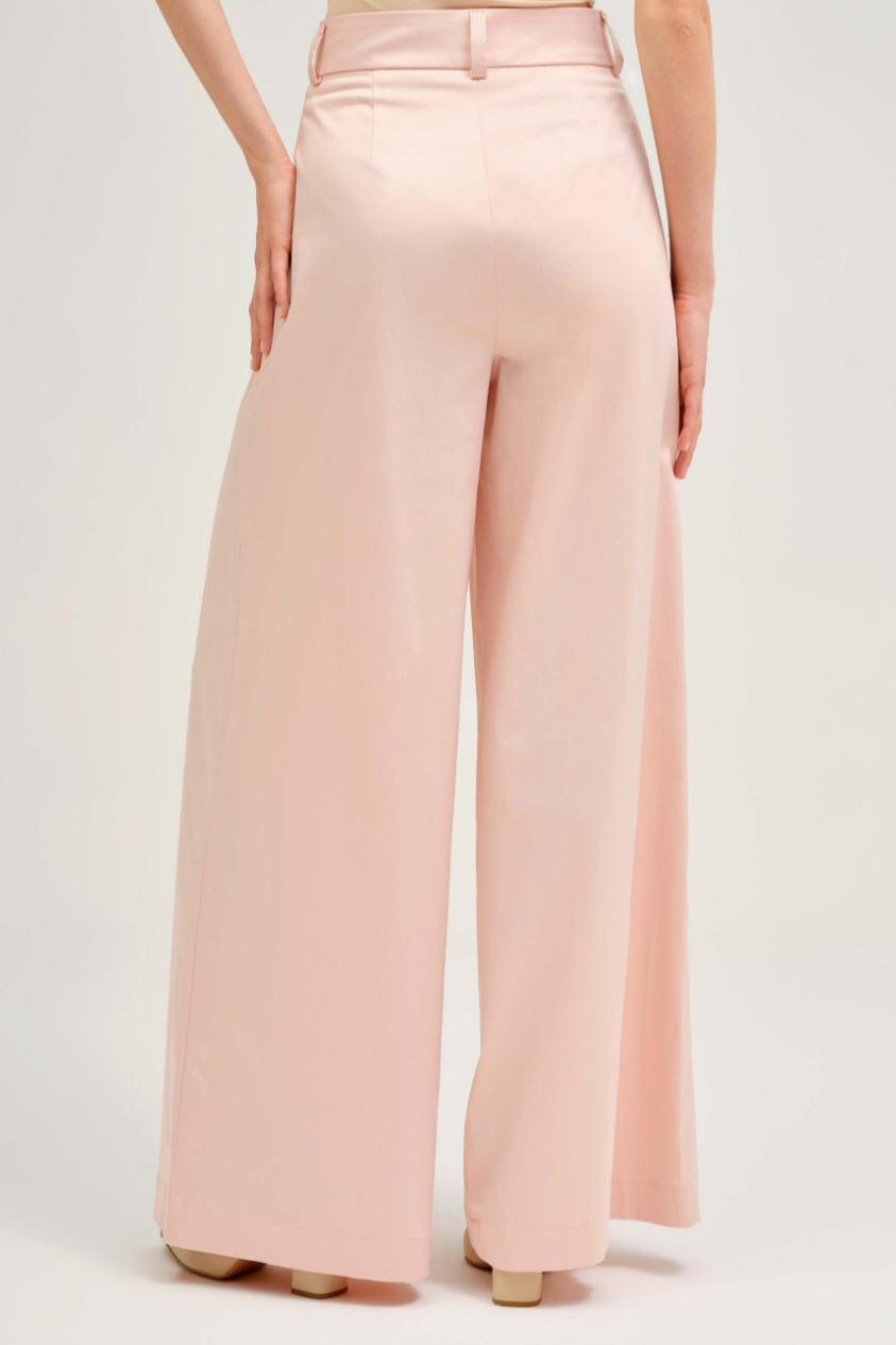 Pantaloni Wide – Roz Pudră, Rafinament și Eleganță Modernă 