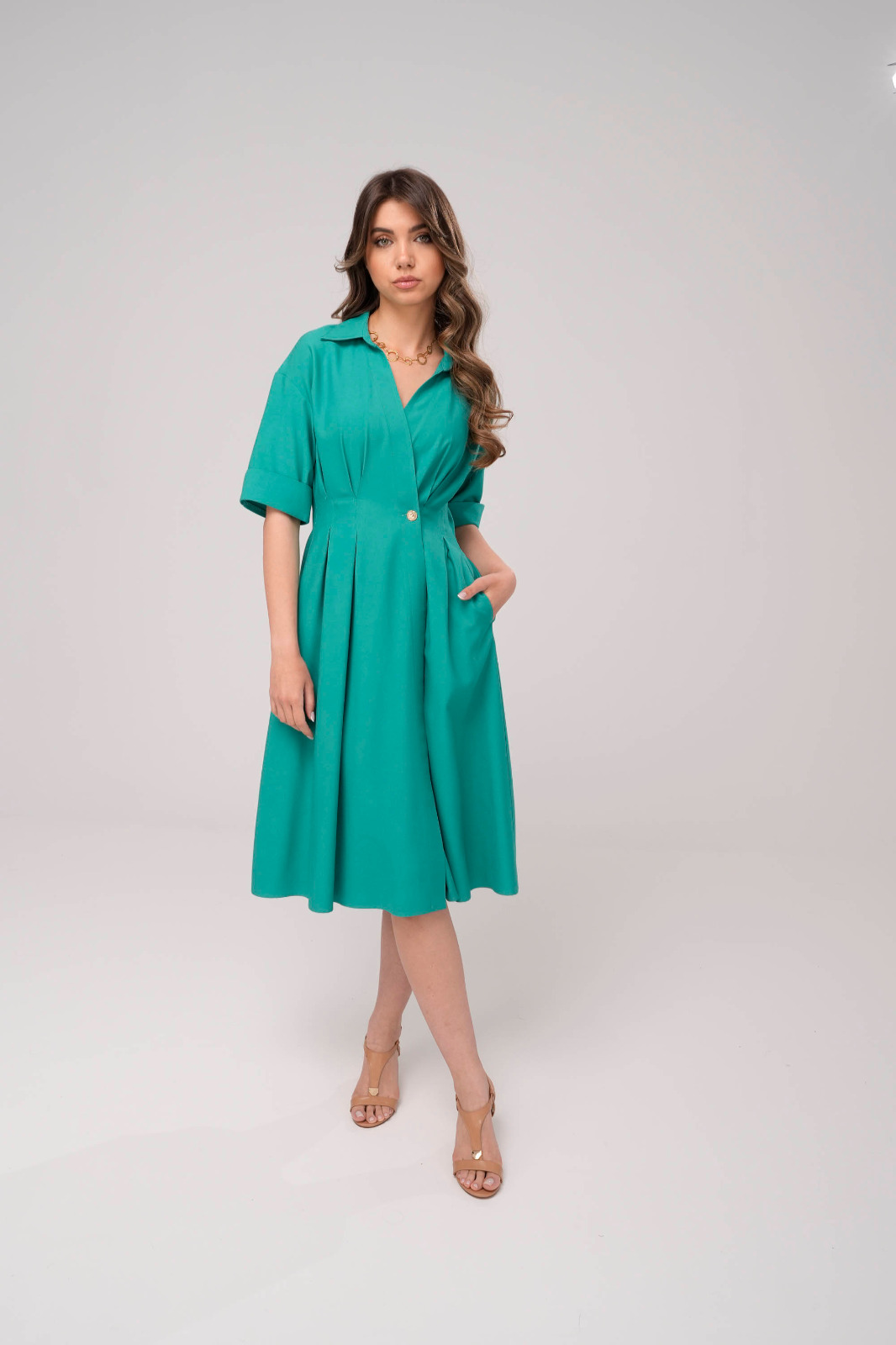 Rochia Turcoaz – Eleganță Atemporală și Rafinament Zilnic