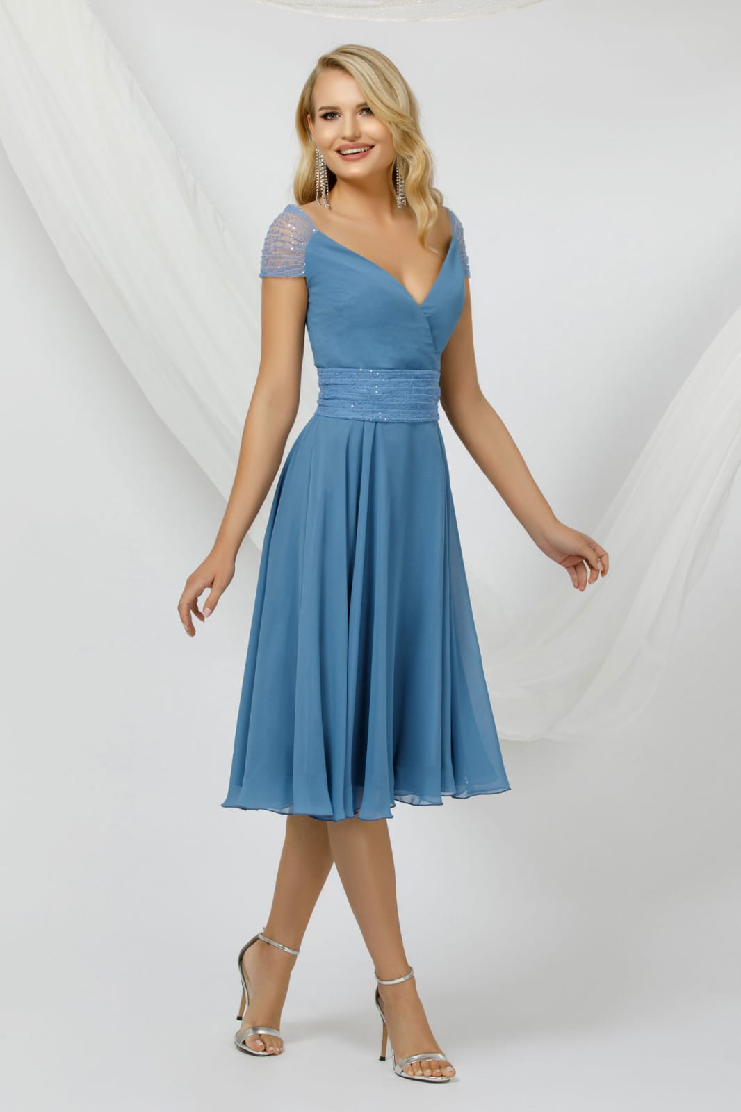 Rochie eleganta din voal si tulle cu paiete