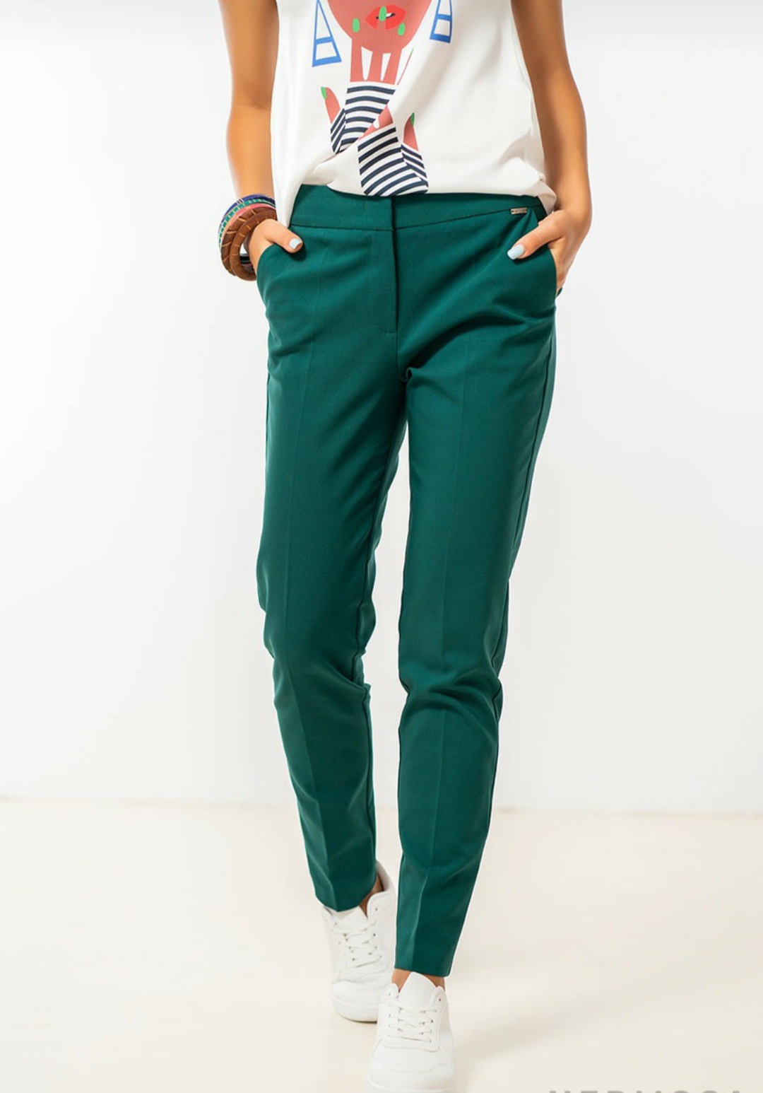 Pantaloni conici din tercot elastic cu buzunare functionale