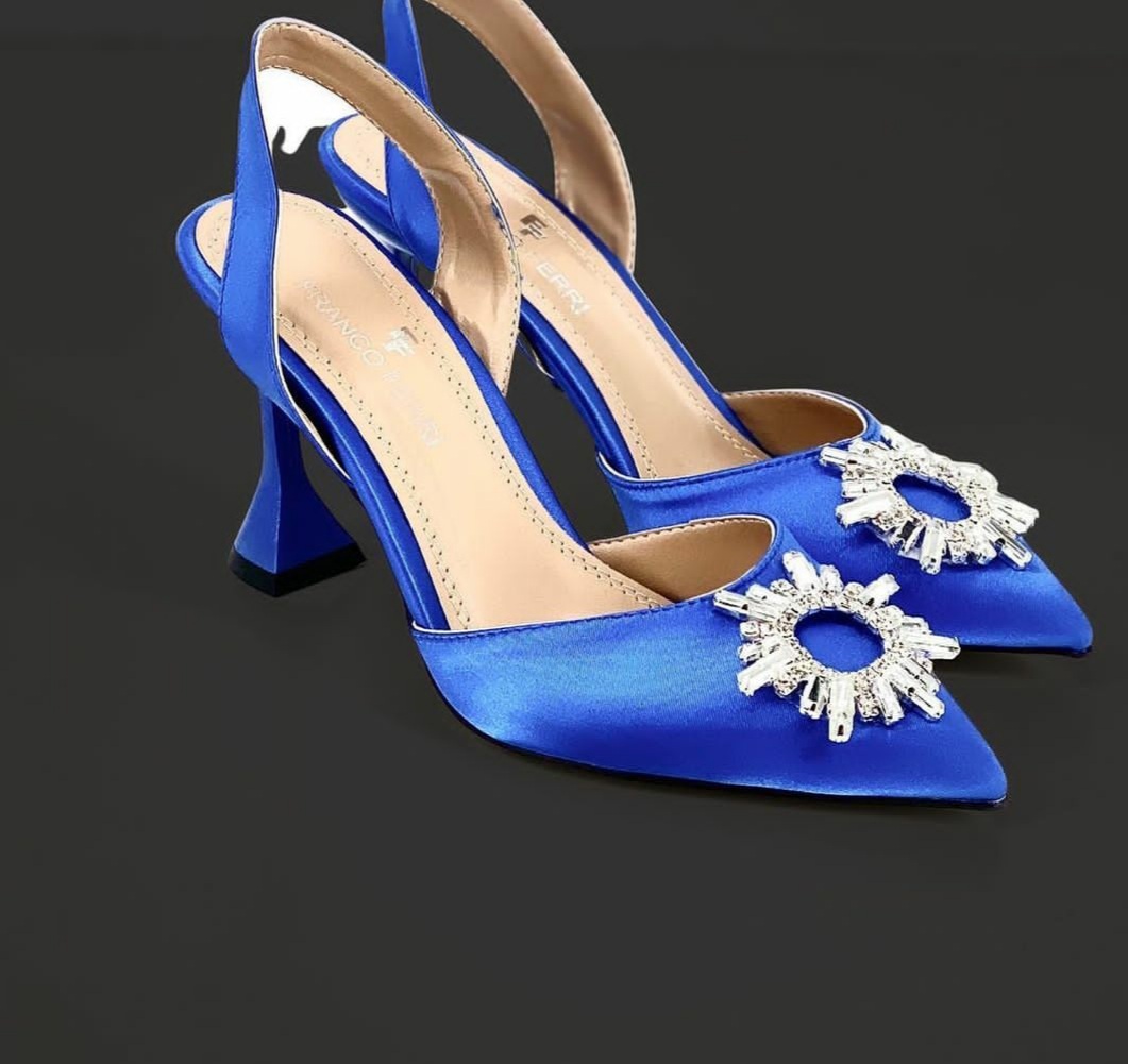 Pantofi eleganti cu toc evazat