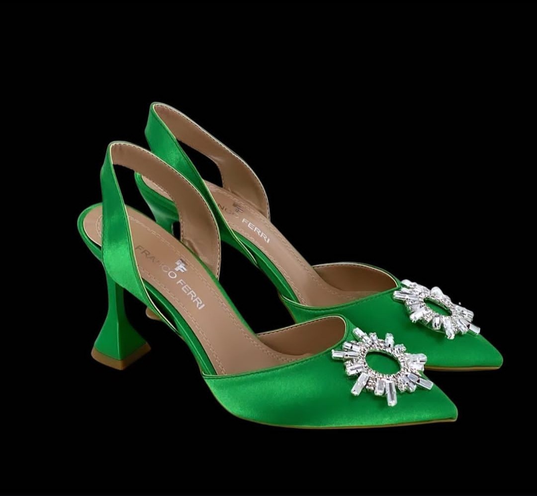 Pantofi eleganti cu toc evazat
