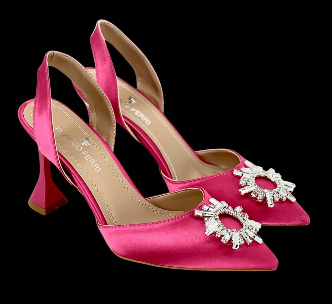 Pantofi eleganti cu toc evazat